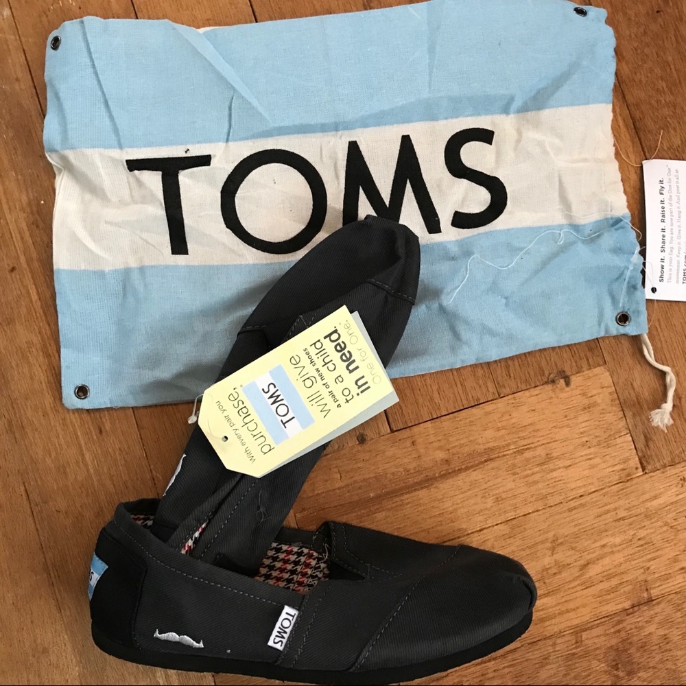 Mustache TOMS